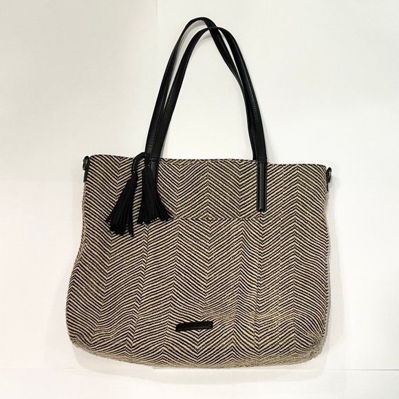 Lucky Brand black & tan large crossbody tote handbag - Picture 2 of 10